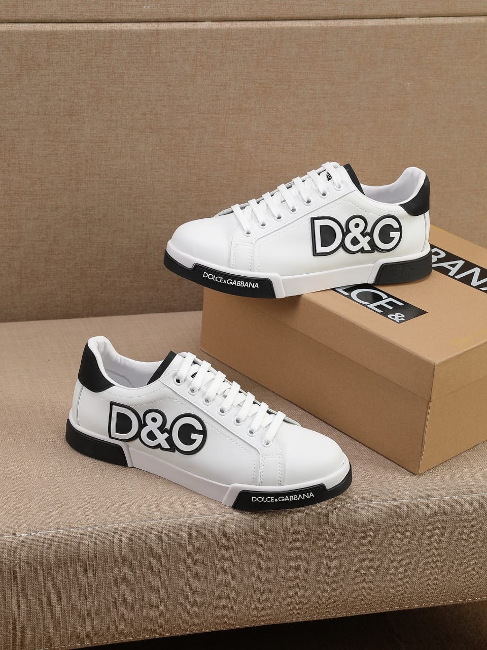 DOLCE GABBANA LOGO SNEAKERS